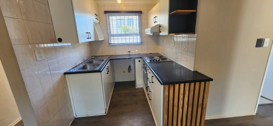 To Let 2 Bedroom Property for Rent in Table View Western Cape